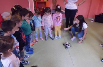 A lesson in Robotics for the youngest in the Europe Code Week