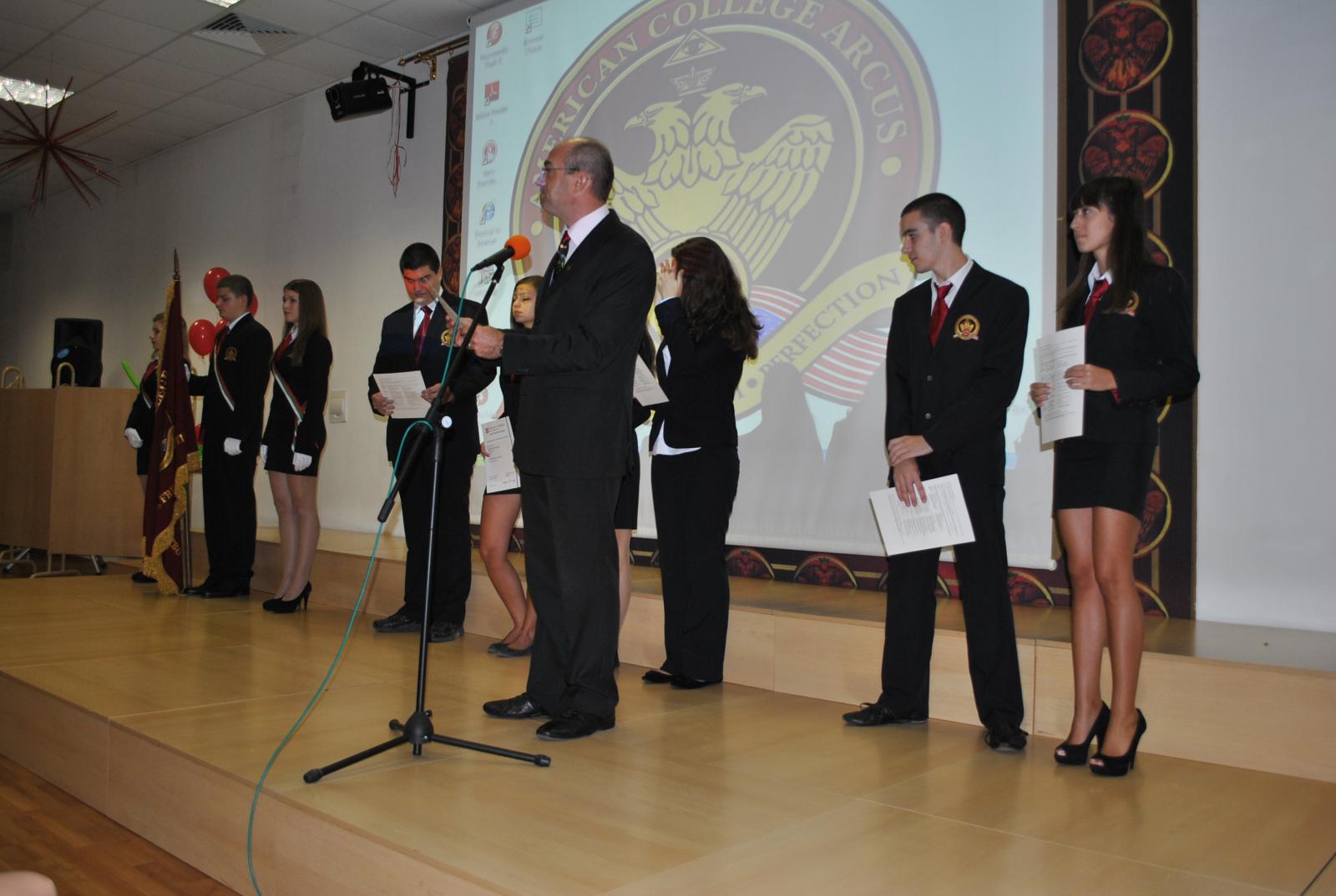 students-receive-their-cambridge-certificates