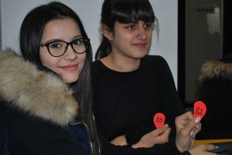 Members of the Charity club delighted their classmates for the Saint Valentine’s Day